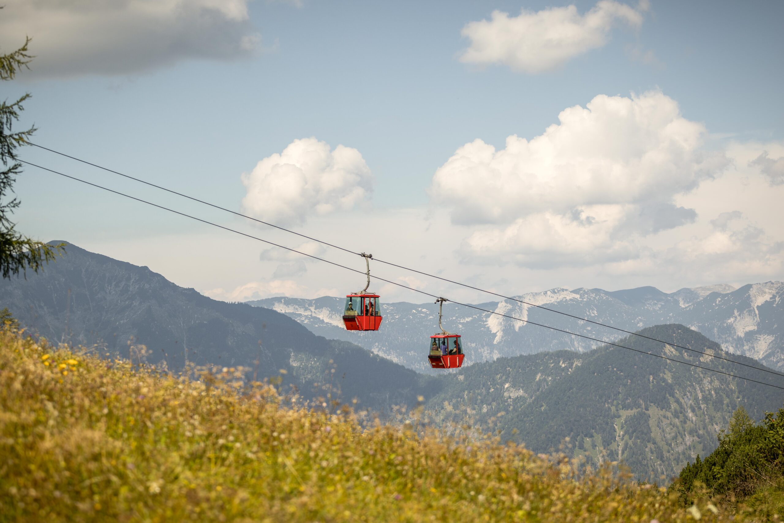 Zwei Gondeln der Katrinseilbahn in Bad Ischl